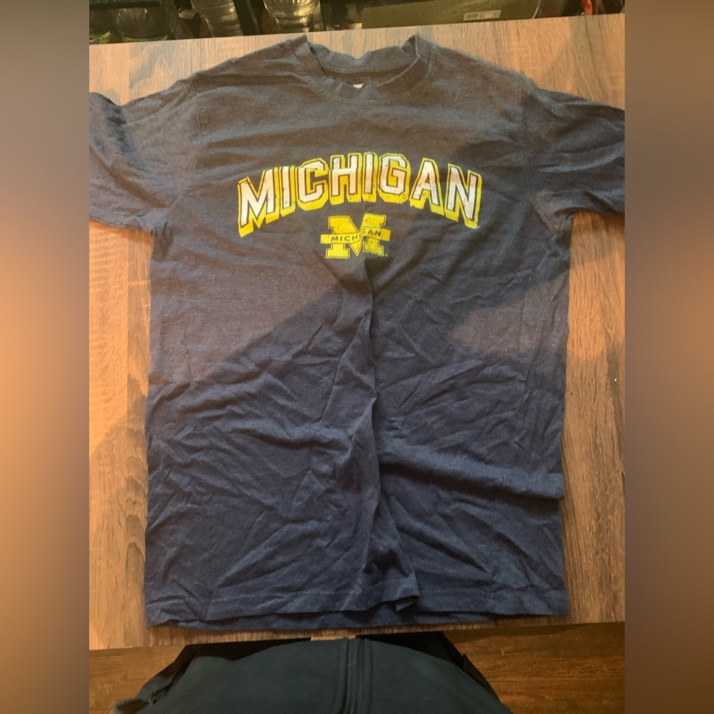 Grey Michigan collage t shirt size medium